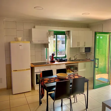 Apkanariooo Apartment